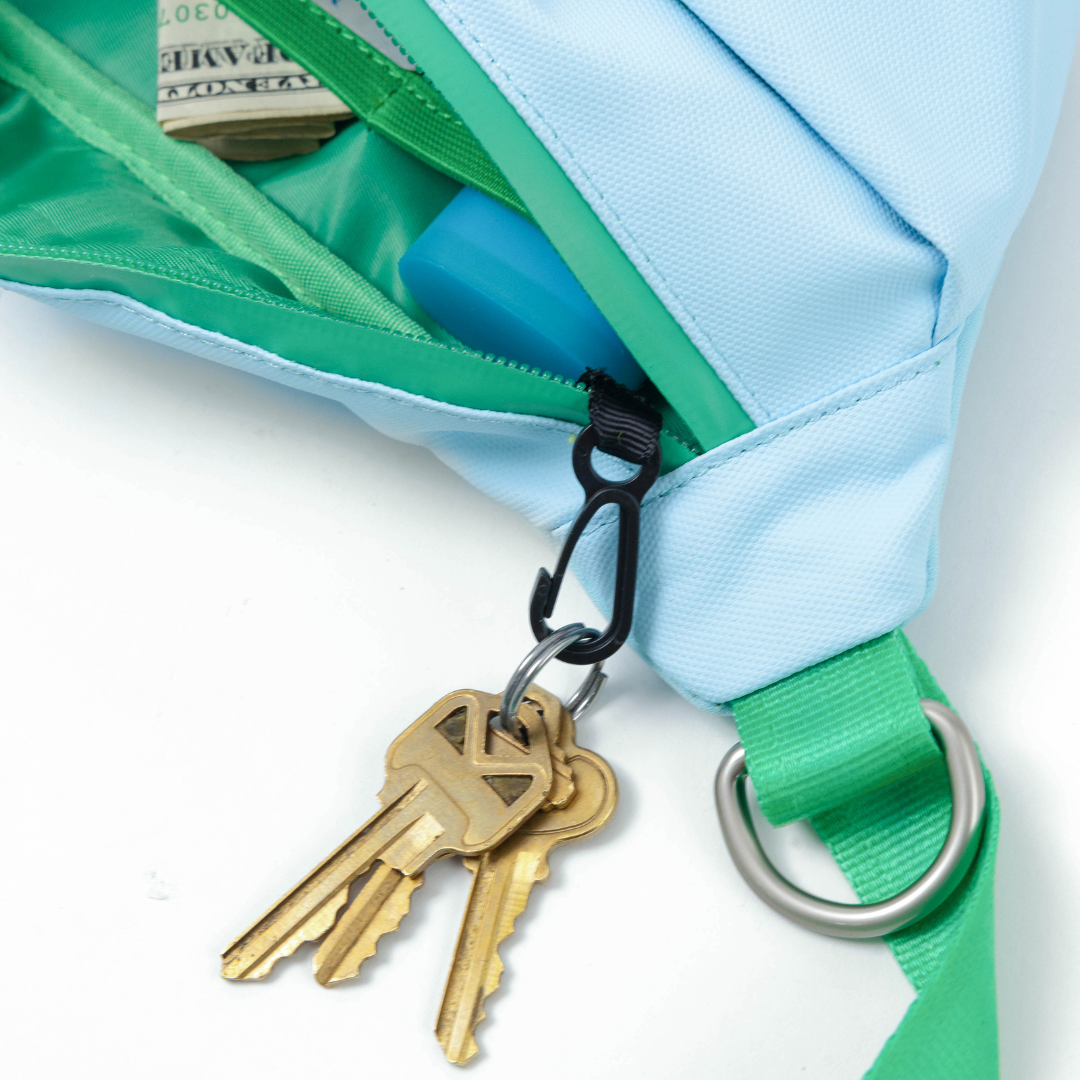 Hands-Free Dog Walking Bag with 3.25ft Leash